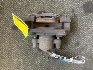 Used Front brake calliper, right BMW 3 serie Touring (E91) 320d 16V Price on request offered by Franken Autodemontage B.V.