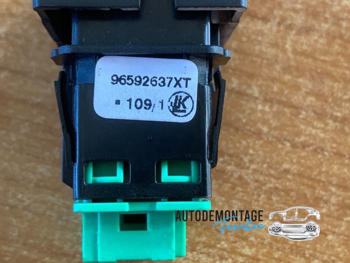 Switch (miscellaneous) from a Citroën C4 Picasso (UD/UE/UF) 2.0 HDiF 16V 150 2011