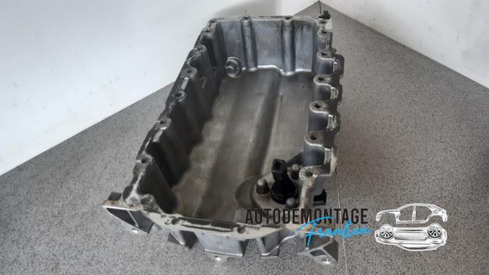 Usagé Couvercle carter Volkswagen Golf VII (AUA) 1.6 TDI 16V Prix € 70,00 Règlement à la marge proposé par Franken Autodemontage B.V.