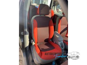Used Seat, right Renault Kangoo/Grand Kangoo (KW) 1.5 dCi 105 Price on request offered by Franken Autodemontage B.V.