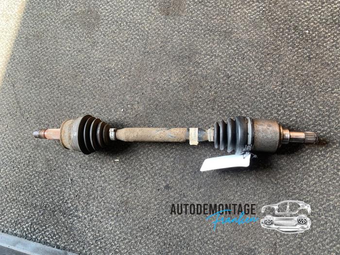 Gebrauchte Antriebswelle links vorne Fiat Stilo (192A/B) 1.6 16V Preis € 35,00 Margenregelung angeboten von Franken Autodemontage B.V.