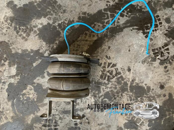 Używane Miech Opel Movano 2.3 BiTurbo 16V Cena na żądanie oferowane przez Franken Autodemontage B.V.