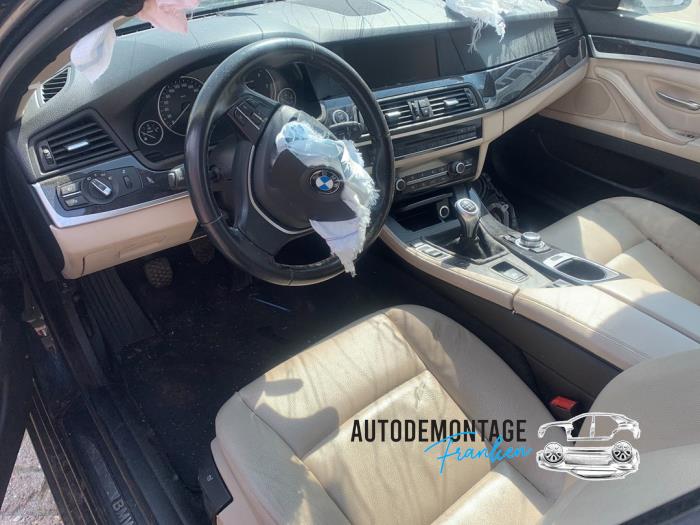 Jednostka multimedialna z BMW 5 serie Touring (F11) 520d 16V 2012