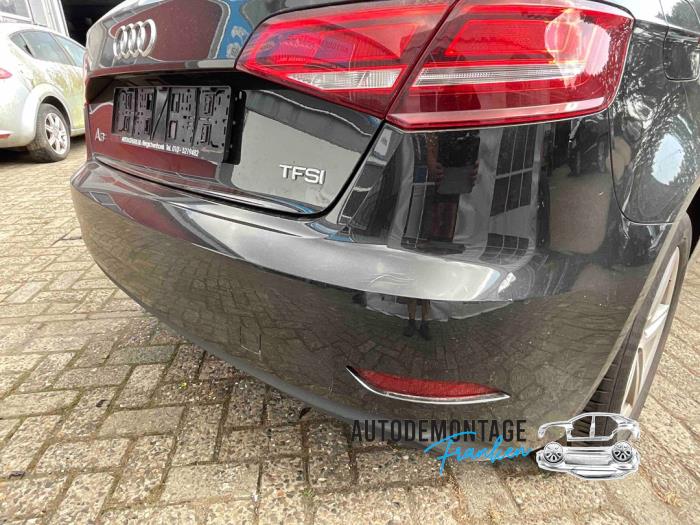 Zderzak tylny z Audi A3 Sportback (8VA/8VF) 1.0 TFSI 12V 2017