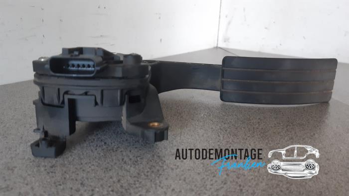 Gaspedalposition Sensor van een Renault Clio IV (5R) 1.5 Energy dCi 90 FAP 2014
