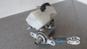 Used Master cylinder Renault Clio IV (5R) 1.5 Energy dCi 90 FAP Price on request offered by Franken Autodemontage B.V.