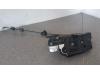 Serrure portière mécanique 4portes avant gauche d'un Skoda Octavia Combi (5EAC), 2012 / 2020 1.4 TSI 16V, Combi, 4 portes, Essence, 1.395cc, 103kW (140pk), FWD, CHPA, 2012-11 / 2020-07 2013