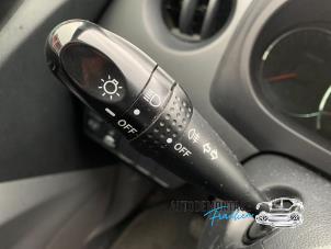 Gebrauchte Richtungsanzeiger Schalter Daihatsu Cuore (L251/271/276) 1.0 12V DVVT Preis auf Anfrage angeboten von Franken Autodemontage B.V.