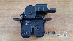 Used Tailgate lock mechanism Renault Clio IV (5R) 1.5 Energy dCi 90 FAP Price on request offered by Franken Autodemontage B.V.