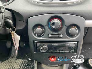 Used Heater control panel Renault Clio III (BR/CR) 1.5 dCi 70 Price on request offered by Franken Autodemontage B.V.