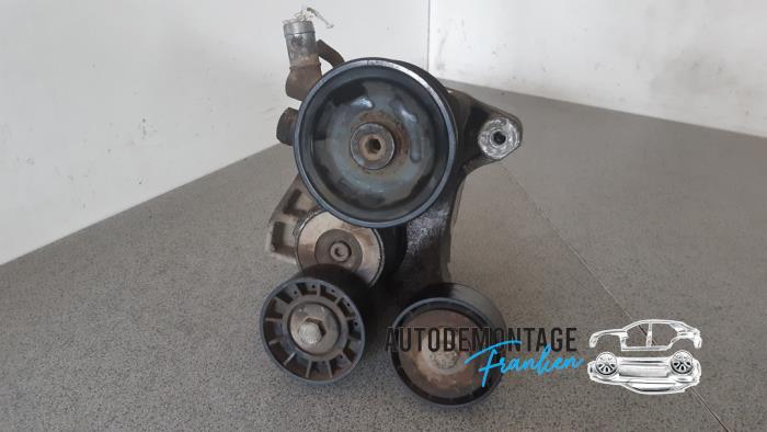 Usagé Pompe de direction Fiat Ducato (243/244/245/247) 2.3 JTD 16V Prix € 50,00 Règlement à la marge proposé par Franken Autodemontage B.V.