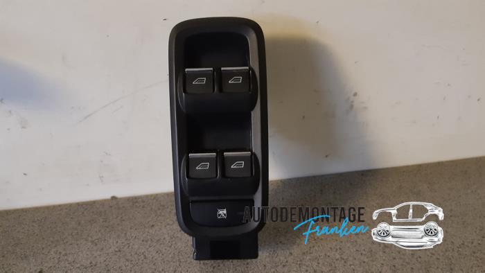 Usados Interruptor de ventanilla eléctrica Ford EcoSport (JK8) 1.0 EcoBoost 12V 125 Precio € 40,00 Norma de margen ofrecido por Franken Autodemontage B.V.