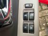 Interruptor de ventanilla eléctrica de un Daihatsu Sirion 2 (M3), 2005 1.3 16V DVVT, Hatchback, Gasolina, 1.298cc, 64kW (87pk), FWD, K3VE, 2005-01 / 2008-03, M301; M321 2005