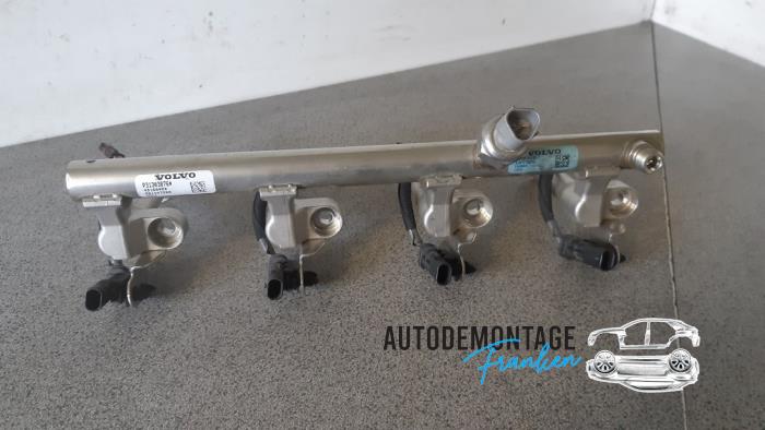 Usagé Système d'injection Volvo V60 I (FW/GW) 2.0 T3 16V Prix € 70,00 Règlement à la marge proposé par Franken Autodemontage B.V.