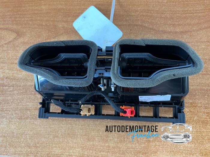 Dashboard vent from a Volkswagen Polo V (6R) 1.2 TSI 2012