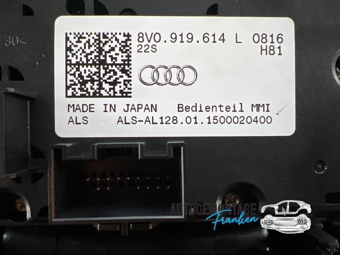 Unidad de control multimedia de un Audi A3 Limousine (8VS/8VM) 2.0 TFSI 16V Quattro 2016