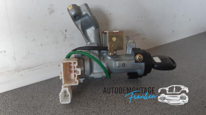Ignition lock + key from a Toyota Prius (NHW11L) 1.5 16V 2002