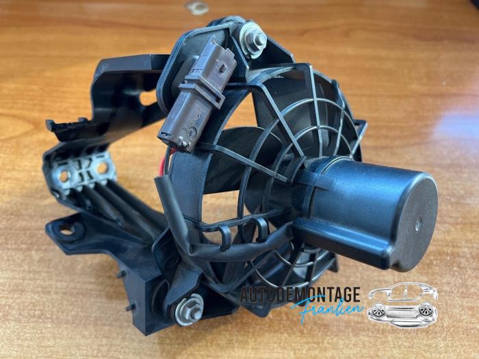 Używane Wentylator Renault Twingo III (AH) 1.0 SCe 75 12V Cena € 30,00 Procedura marży oferowane przez Franken Autodemontage B.V.