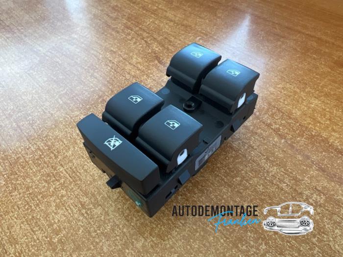 Usados Interruptor de ventanilla eléctrica Chevrolet Aveo 1.4 16V Precio € 30,00 Norma de margen ofrecido por Franken Autodemontage B.V.