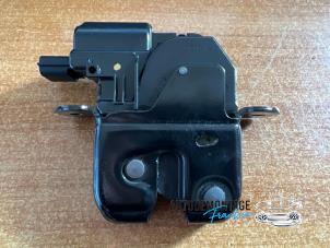 Used Tailgate lock mechanism Renault Clio III (BR/CR) 1.2 16V Tce Price on request offered by Franken Autodemontage B.V.