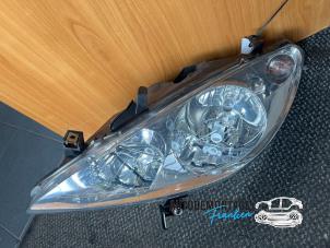 Used Headlight, left Peugeot 307 CC (3B) 2.0 16V Price on request offered by Franken Autodemontage B.V.