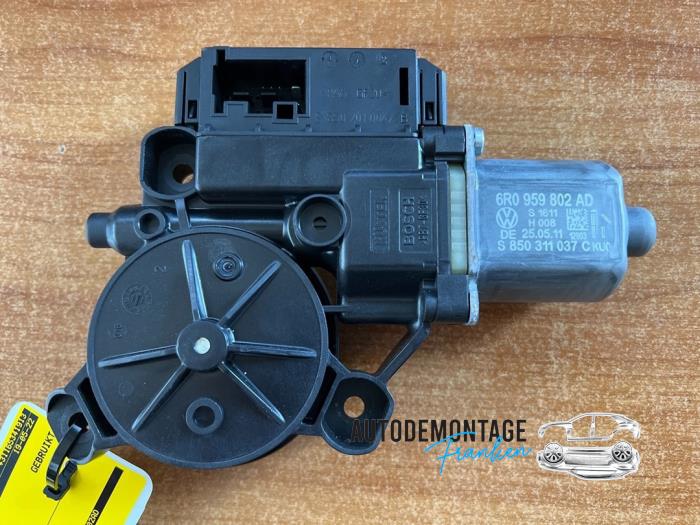 Usados Motor de ventanilla de puerta Volkswagen Polo V (6R) 1.6 TDI 16V 90 Precio € 35,00 Norma de margen ofrecido por Franken Autodemontage B.V.