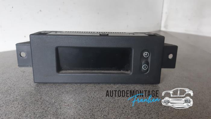 Begagnade Innerdisplay Opel Vivaro 1.9 DI Pris € 20,00 Marginaltabell erbjuds av Franken Autodemontage B.V.