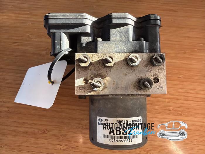 Usagé Pompe ABS Hyundai i10 (F5) 1.1i 12V Prix € 100,00 Règlement à la marge proposé par Franken Autodemontage B.V.