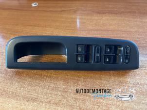 Used Electric window switch Volkswagen Sharan (7M8/M9/M6) 1.9 TDI 115 Price on request offered by Franken Autodemontage B.V.