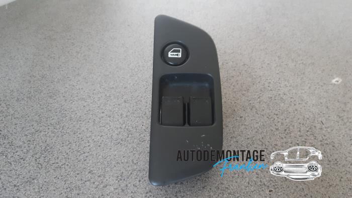 Electric window switch from a Suzuki New Ignis (MH) 1.5 16V 2005