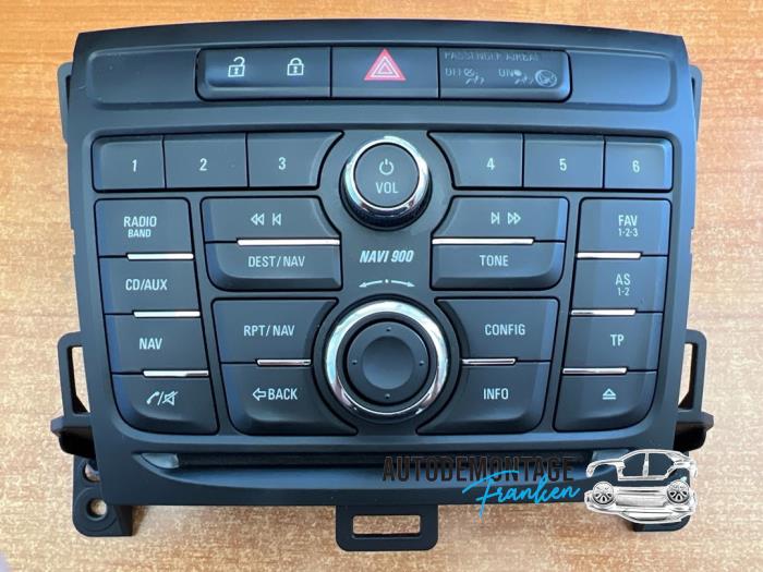 Panel de control de radio de un Opel Zafira Tourer (P12) 2.0 CDTI 16V 165 Ecotec 2012