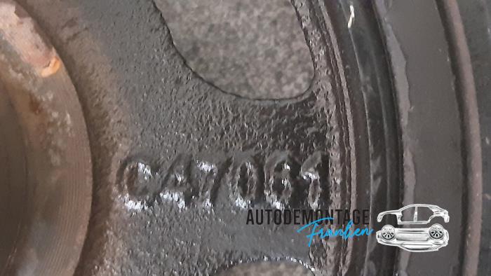 Crankshaft pulley from a Renault Captur (2R) 1.2 TCE 16V EDC 2014