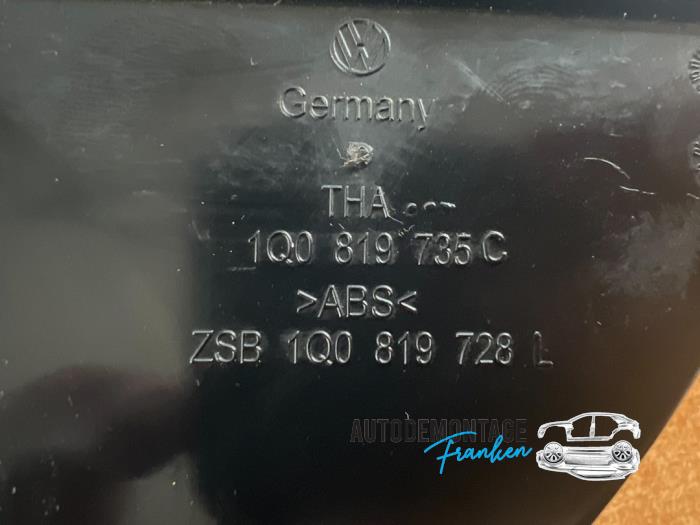 Grille aération tableau de bord d'un Volkswagen Scirocco (137/13AD) 2.0 TDI 16V 2009