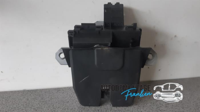 Tailgate lock mechanism from a Ford C-Max (DM2) 1.8 16V Flexifuel 2008