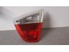 Feu arrière droit d'un BMW 3 serie (E90), 2005 / 2011 318i 16V, Berline, 4 portes, Essence, 1.995cc, 95kW (129pk), RWD, N46B20B, 2005-09 / 2007-08, PF71; PF72; VA51; VA52; VG51; VG52 2006