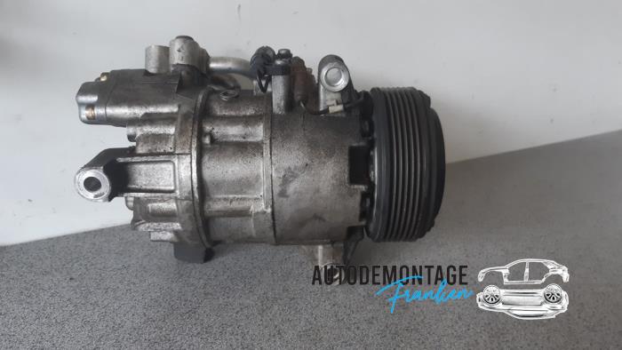 Air conditioning pump from a BMW 3 serie (E46/4) 316i 16V 2004