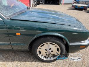 Used Front wing, right Jaguar XJ6 (X300) 4.0 24V Price on request offered by Franken Autodemontage B.V.