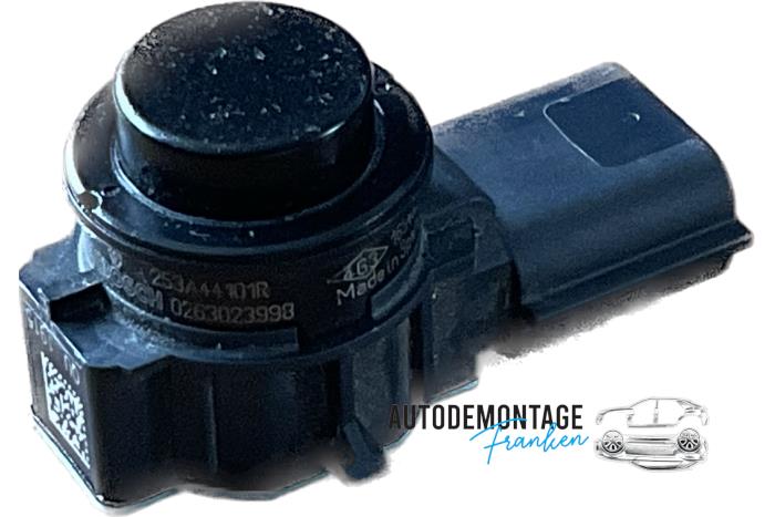 Usados Sensor PDC Renault Clio IV (5R) 1.2 TCE 16V GT EDC Precio € 25,00 Norma de margen ofrecido por Franken Autodemontage B.V.
