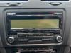 Radio CD player from a Volkswagen Golf VI (5K1), 2008 / 2013 2.0 TDI 16V, Hatchback, Diesel, 1.968cc, 81kW (110pk), FWD, CBDC; CLCA, 2008-10 / 2012-11 2009