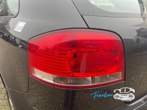 Gebrauchte Rücklicht links Audi A3 (8P1) 1.6 16V FSI Preis auf Anfrage angeboten von Franken Autodemontage B.V.