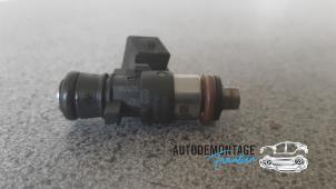 Used Injector (petrol injection) Renault Twingo II (CN) 1.2 16V Quickshift 5 Price on request offered by Franken Autodemontage B.V.
