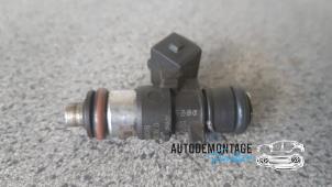 Used Injector (petrol injection) Renault Twingo II (CN) 1.2 16V Quickshift 5 Price on request offered by Franken Autodemontage B.V.
