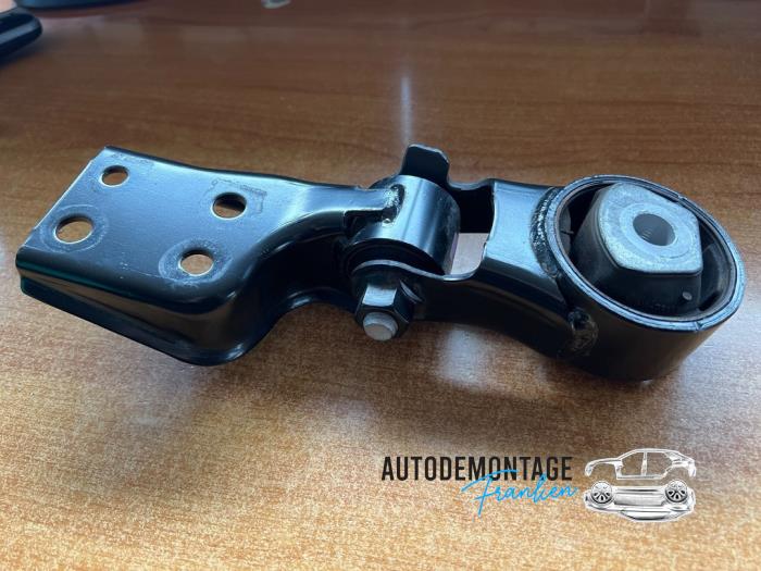 Gearbox mount from a Toyota Yaris III (P13) 1.5 16V Hybrid 2020