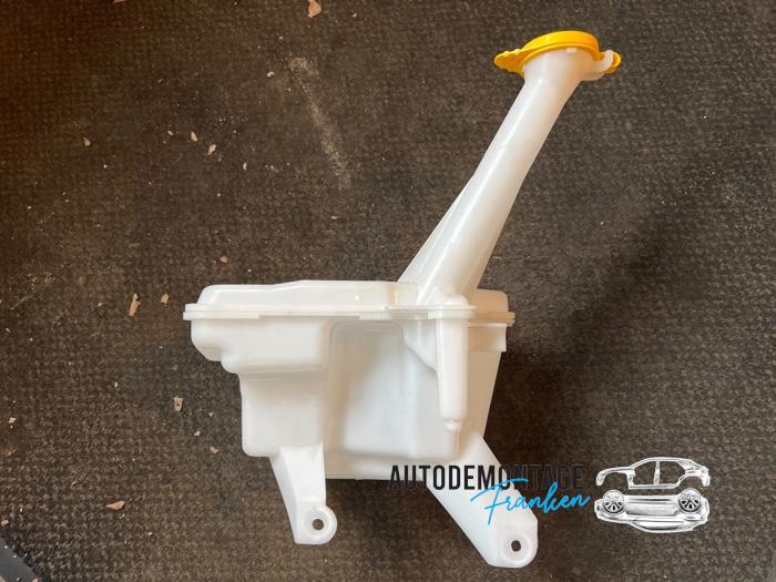 Front windscreen washer reservoir from a Toyota Yaris III (P13) 1.5 16V Hybrid 2020