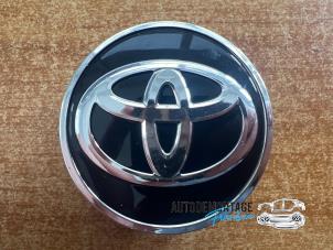 Used Hub cap Toyota Yaris III (P13) 1.5 16V Hybrid Price on request offered by Franken Autodemontage B.V.