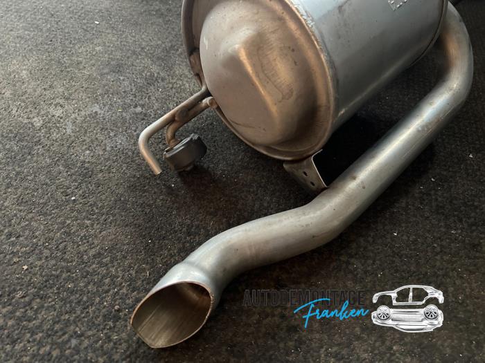 Exhaust rear silencer from a Toyota Yaris III (P13) 1.5 16V Hybrid 2020