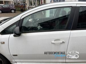 Usados Puerta de 4 puertas izquierda delante Opel Corsa D 1.4 16V Twinport Precio de solicitud ofrecido por Franken Autodemontage B.V.