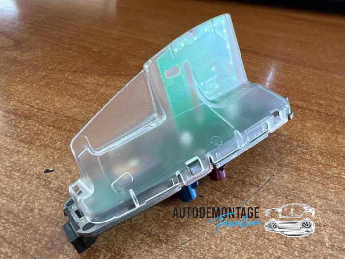 Używane Antena GPS BMW 3 serie Touring (E91) 318i 16V Cena € 40,00 Procedura marży oferowane przez Franken Autodemontage B.V.