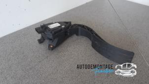 Used Throttle pedal position sensor Renault Clio IV (5R) 1.5 Energy dCi 90 FAP Price on request offered by Franken Autodemontage B.V.