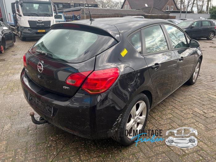 Plage arrière d'un Opel Astra J (PC6/PD6/PE6/PF6) 1.7 CDTi 16V 110 2011